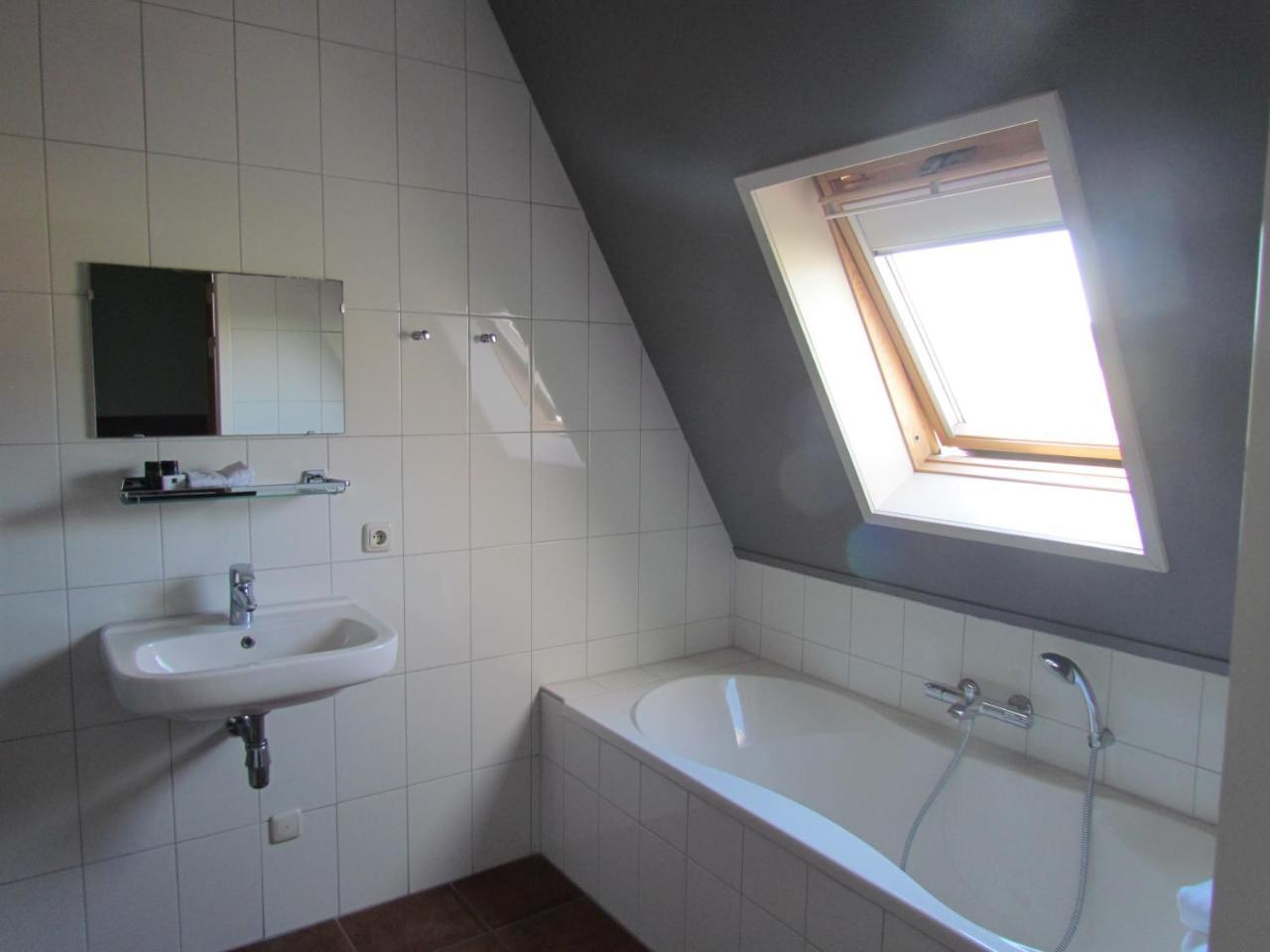 Wellness Suites Dellewal West-Terschelling Exterior photo